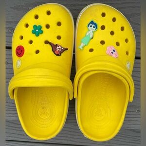 Crocs Kids Yellow size J 2